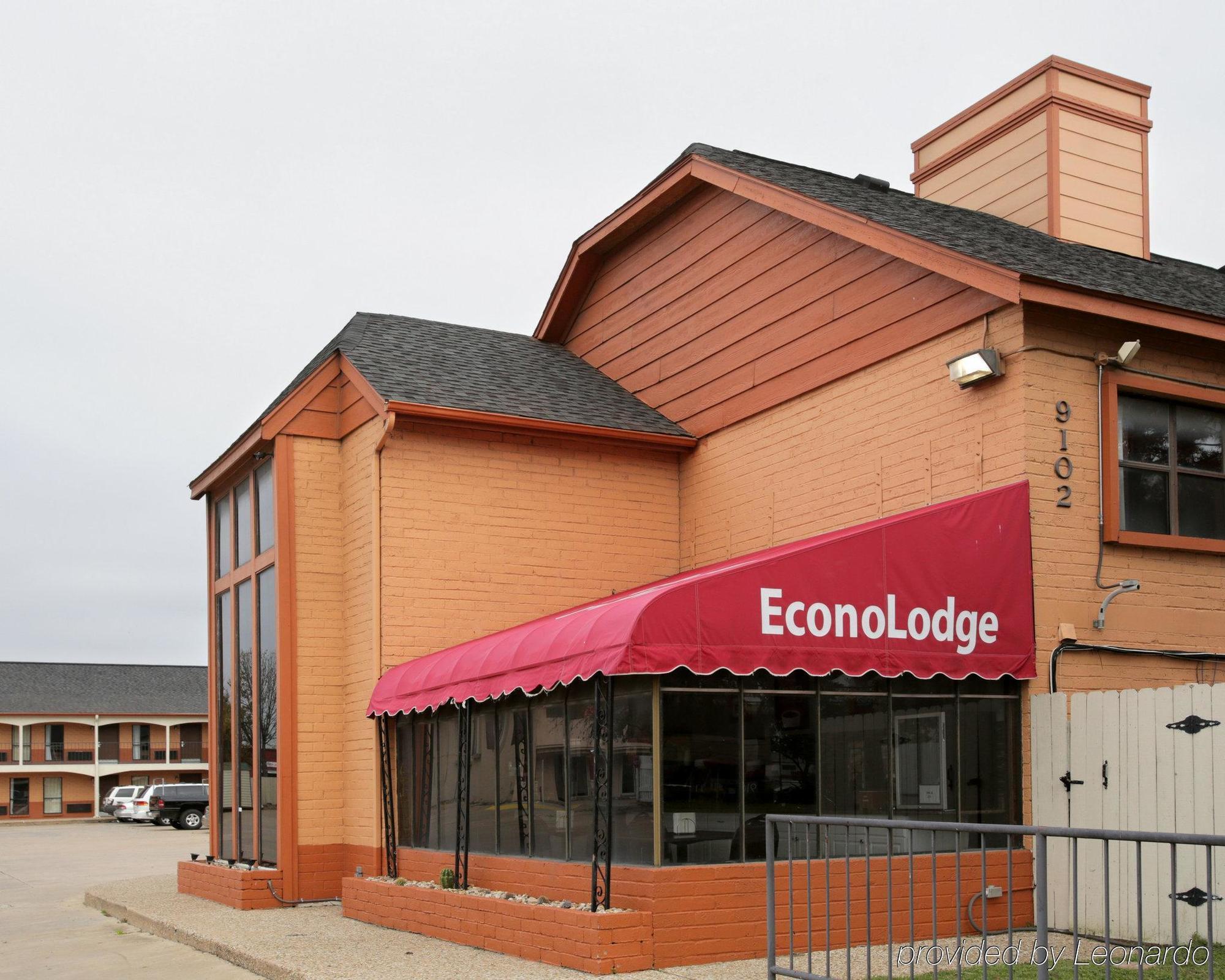 Econo Lodge Near The Domain - The Arboretum Austin Exterior photo