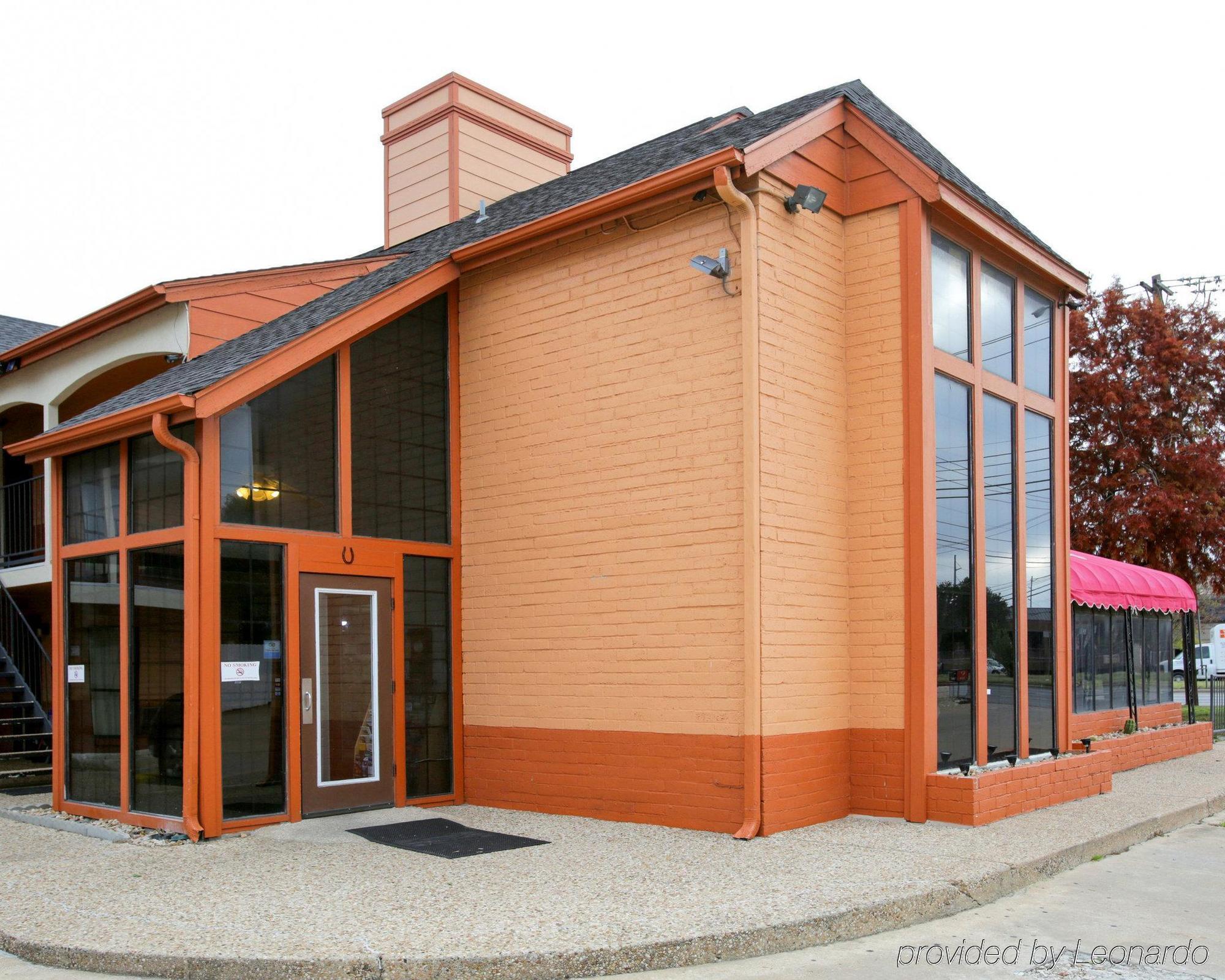 Econo Lodge Near The Domain - The Arboretum Austin Exterior photo