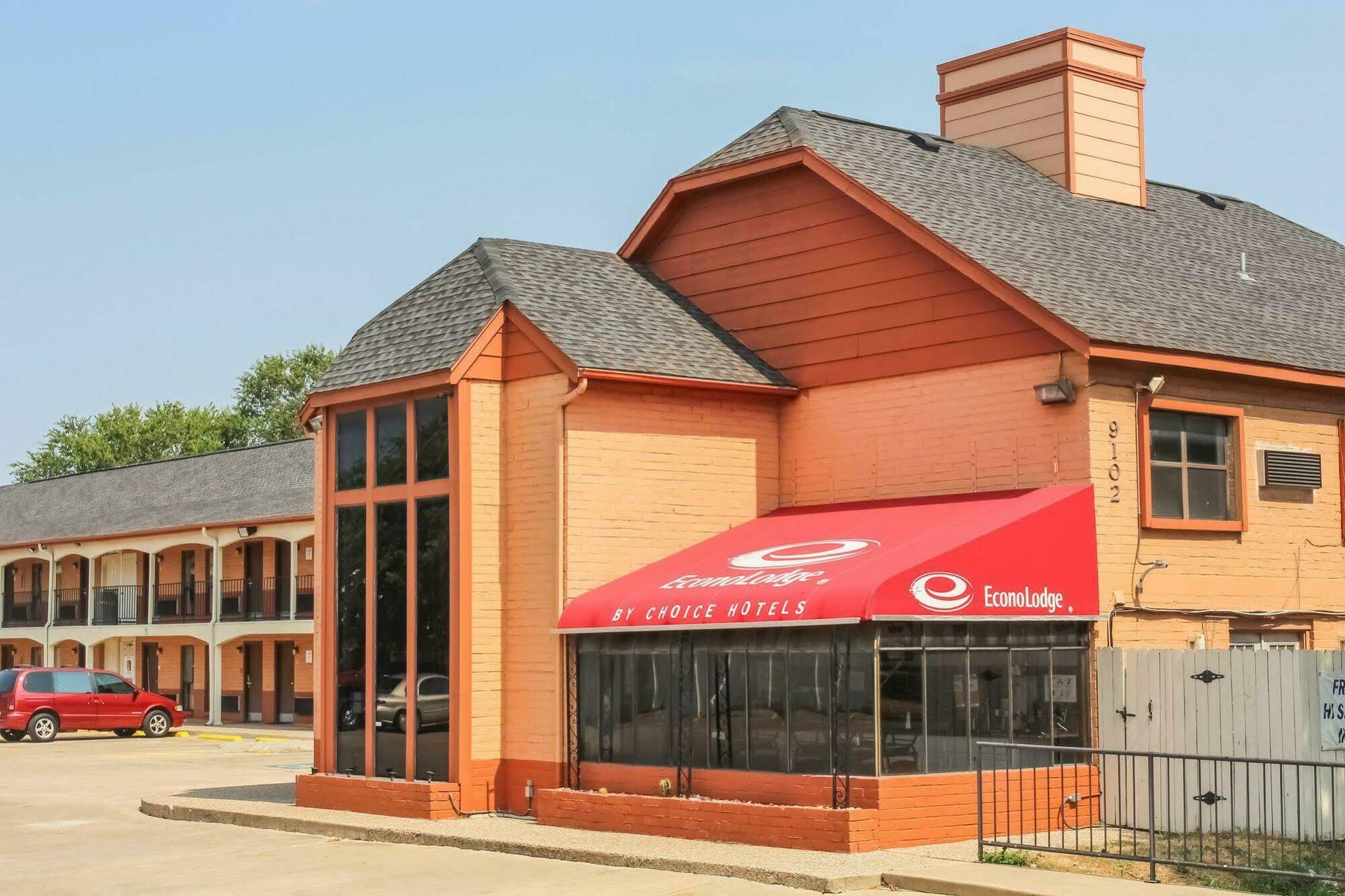 Econo Lodge Near The Domain - The Arboretum Austin Exterior photo